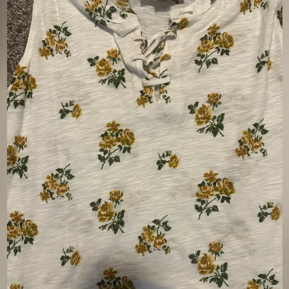 Floral Ruffle Top - Picture 3 of 3